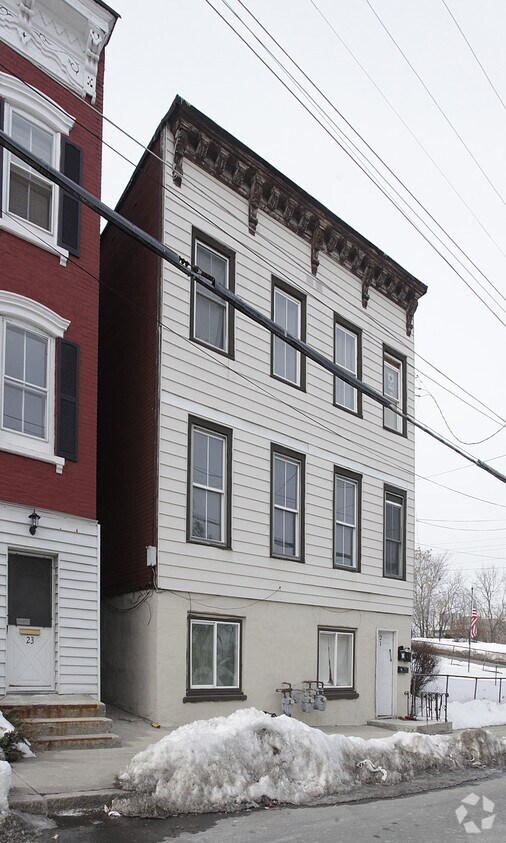 Building Photo - 21 Sloan St