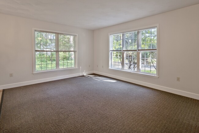 Building Photo - 820 Hanshaw Rd