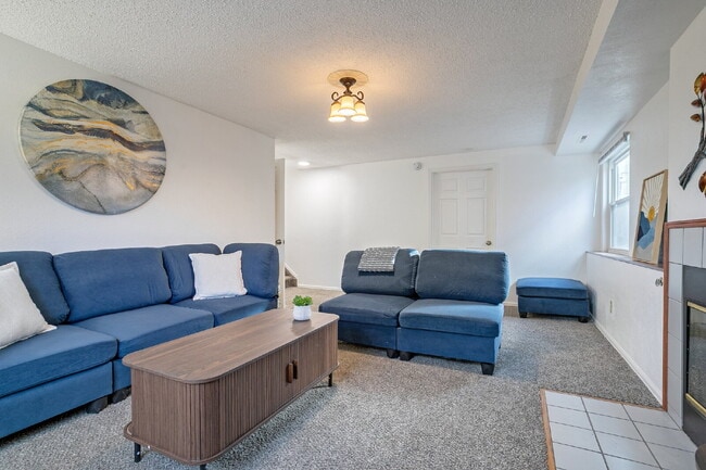 Foto del edificio - Private Room with a shared bath for Rent in Westminster!!!