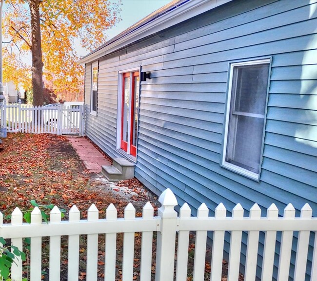 Building Photo - beautifully renovated 1922 bungalow in the...