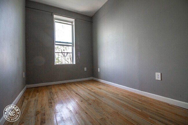 Building Photo - 677 Lincoln Pl