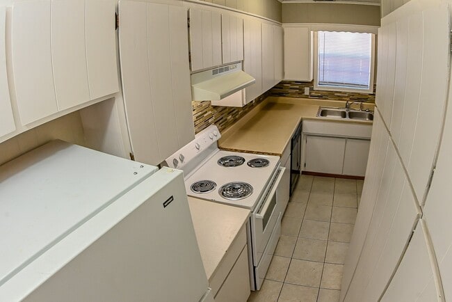Building Photo - 2054 Garland Ave