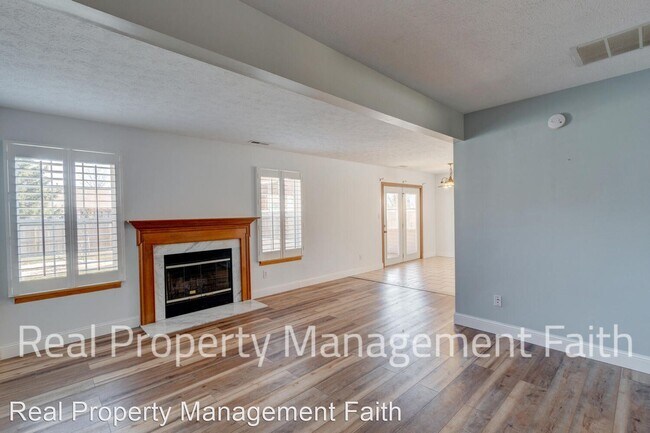 Building Photo - 4 br, 2.5 bath House - 1325 Kinross Dr