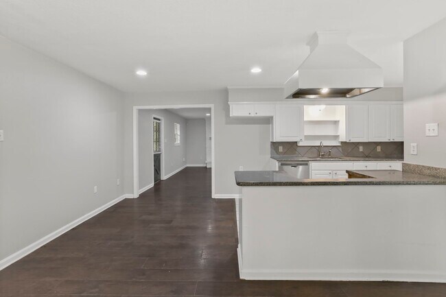Foto del edificio - 9644 Meadowdale Dr