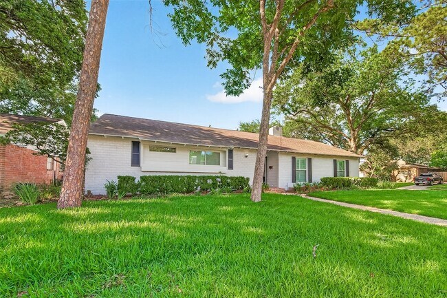 Foto del edificio - 10602 Longmont Dr