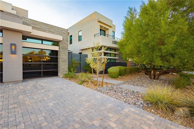 Building Photo - 94 Glade Hollow Dr