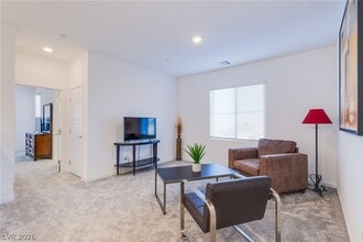 Building Photo - 145 Aqua Cmns
