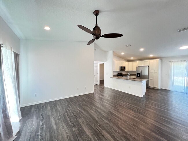 Building Photo - BEAUTIFUL 3 BD/2BA Home in Ocklawaha!!