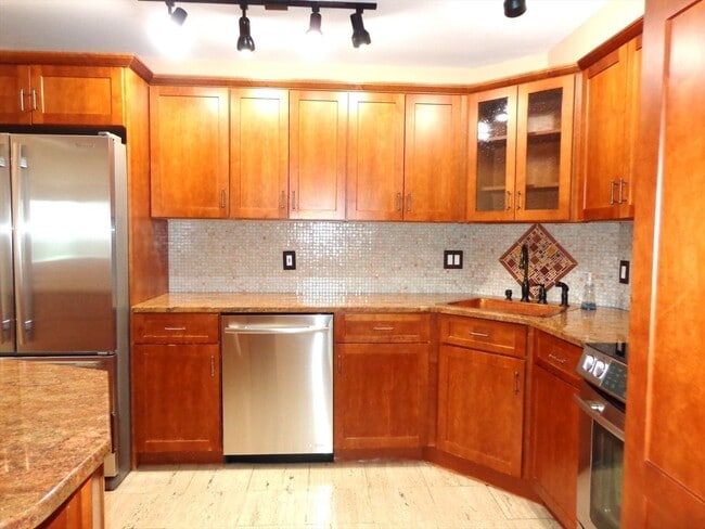 Foto del edificio - 151 Coolidge Ave