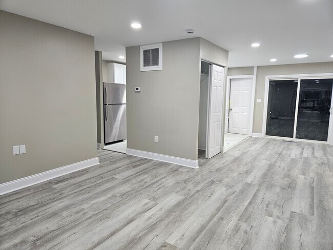 Foto del edificio - 1020 S Park Blvd