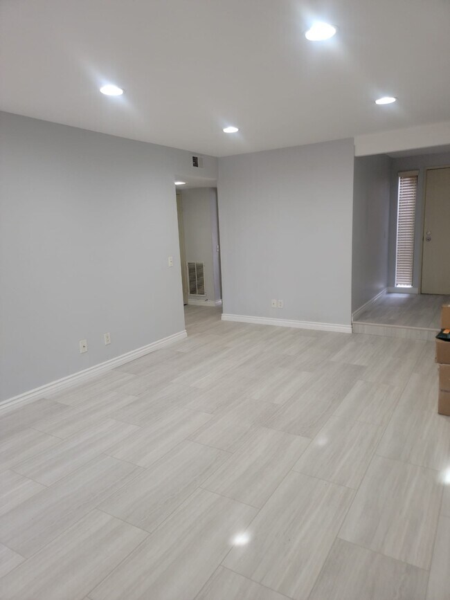 Foto del edificio - 8139 Via Mallorca