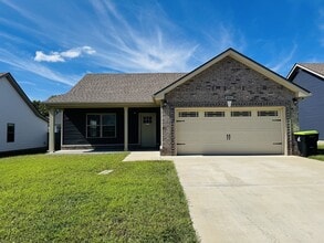 Building Photo - 425 Irish Hls Dr