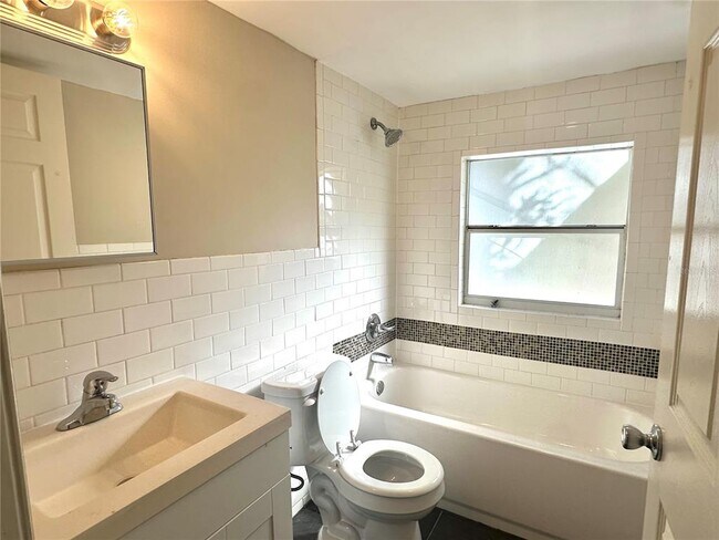 Foto del edificio - 3755 N Scenic Hwy