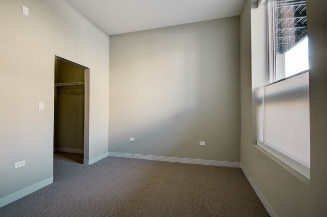Foto del edificio - 849 W Grand Ave