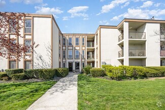 Building Photo - 1422 Bradley Dr