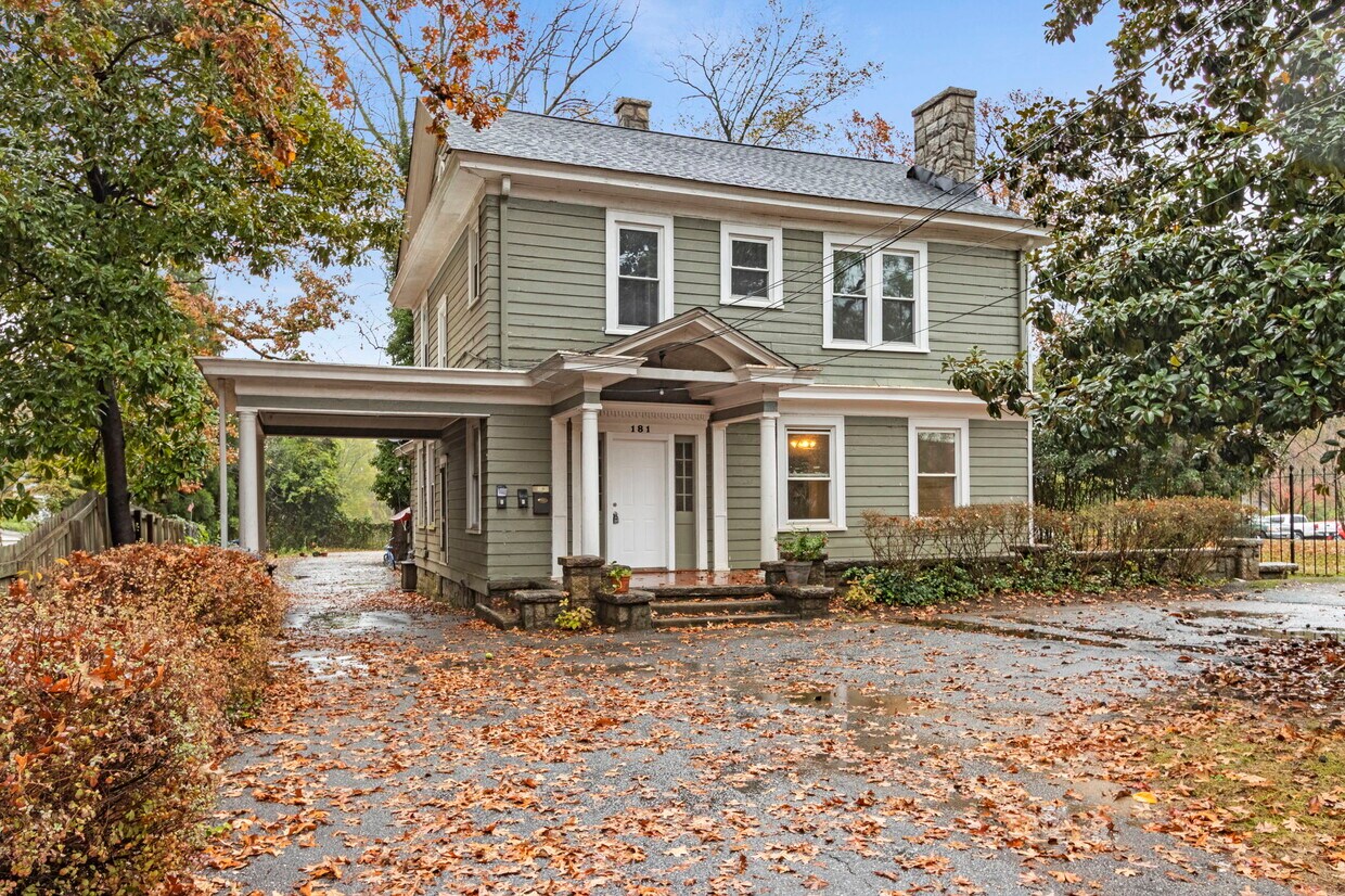 181 N Fairview Ave Unit 1, Spartanburg, SC 29302 Room for Rent in