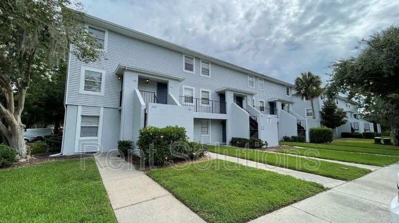 Foto principal - 7148 Waterside Dr