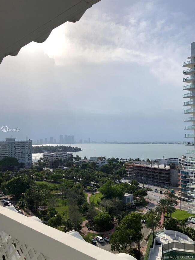Foto del edificio - 20 Island Ave