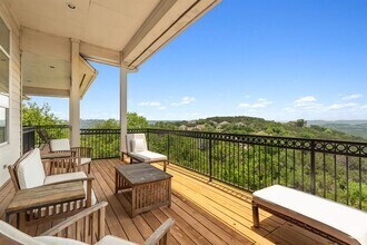 Building Photo - 6801 Winterberry Dr