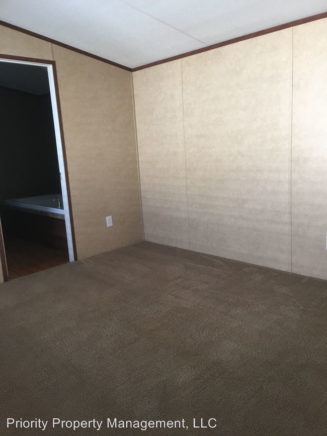 Building Photo - 3 br, 2 bath House - 303 Sierra Circle