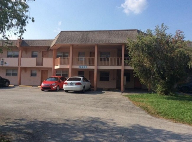 Foto del edificio - 20690 NW 15th Ave