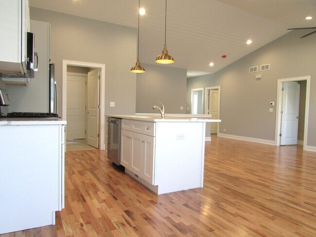 Building Photo - 960 Partridge Cir