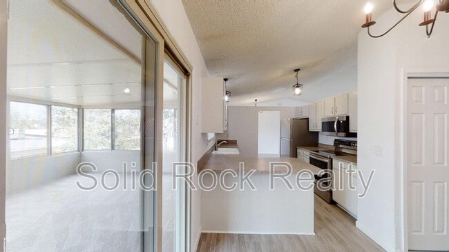 Building Photo - 6340 Lange Dr
