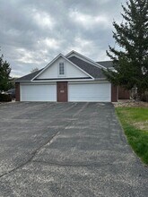 Building Photo - 10340 Metalmark Ln