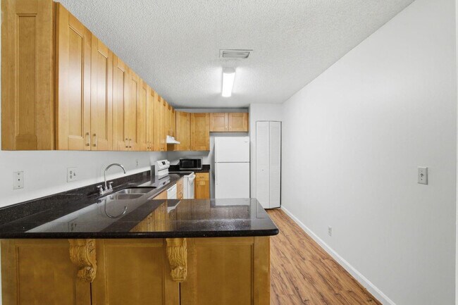 Foto del edificio - 3300 Jaywood Terrace