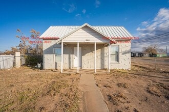 Building Photo - 300 N McMasters St