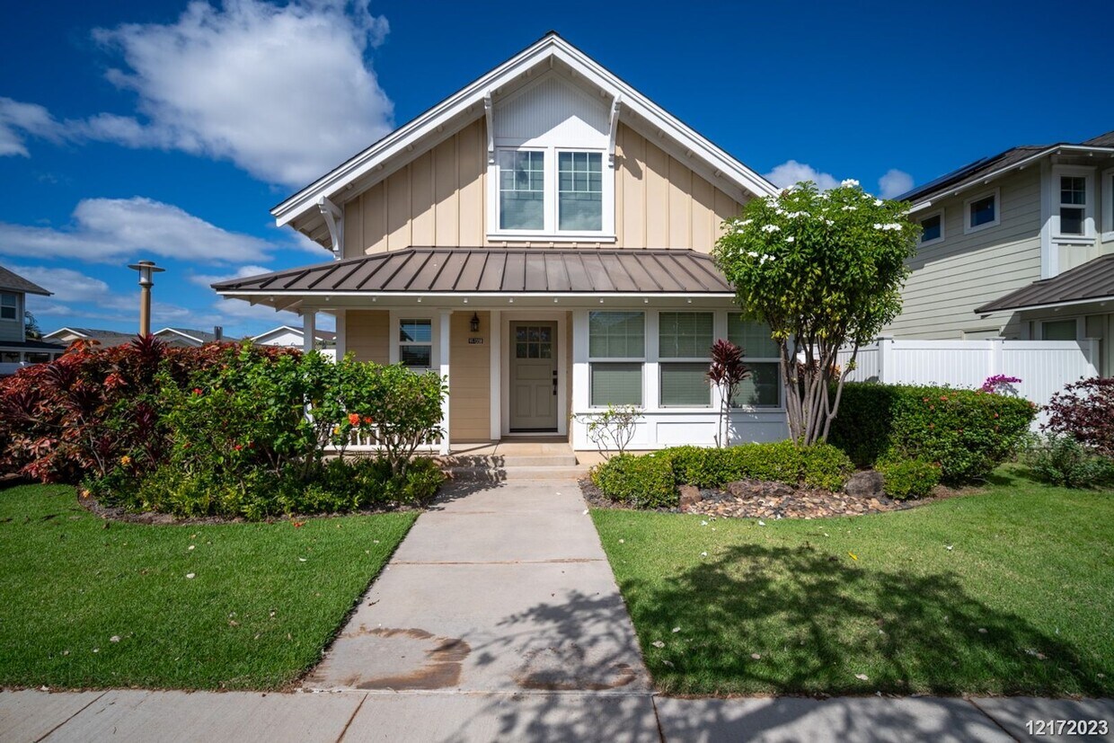 Foto principal - $4,800 / 4br - 1992ft2 - 4 BED 3 BATH HOME...