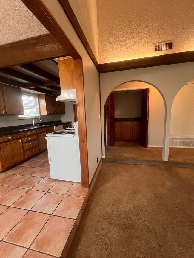 Foto del edificio - Great Family Home in Northeast Midland