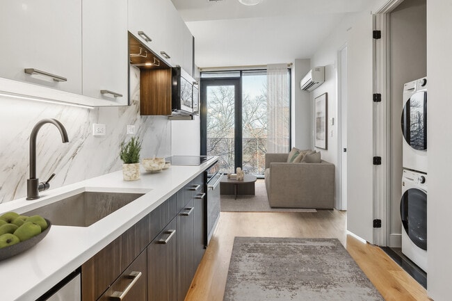 Building Photo - Pelham Residence