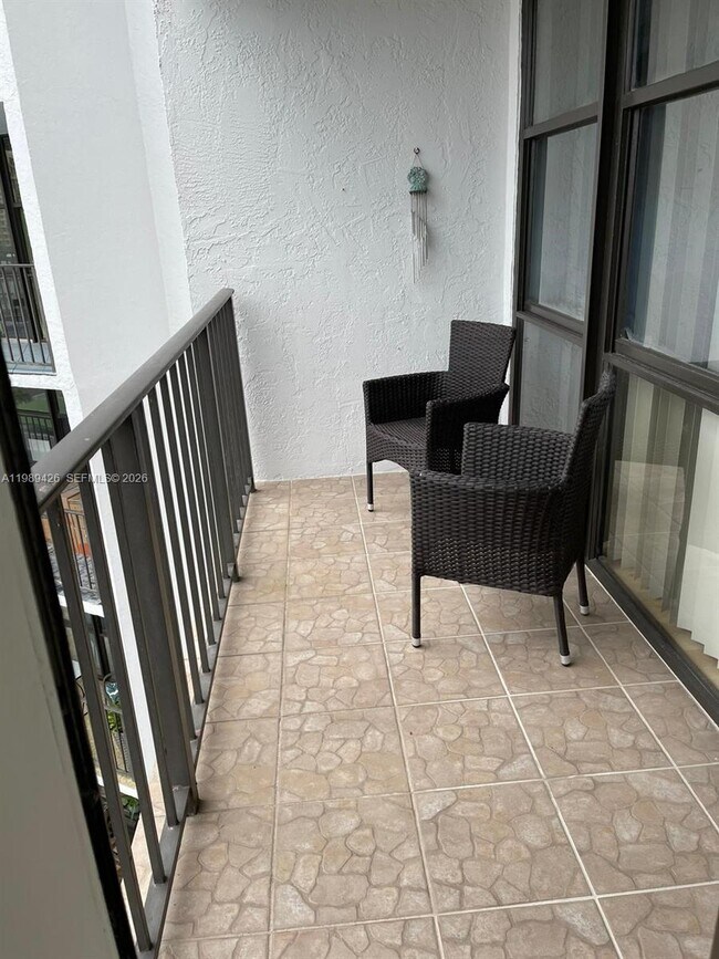 Foto del edificio - 800 Parkview Dr