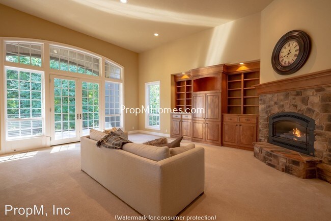 Building Photo - 4 br, 3.5 bath House - 14005 Goodall Road