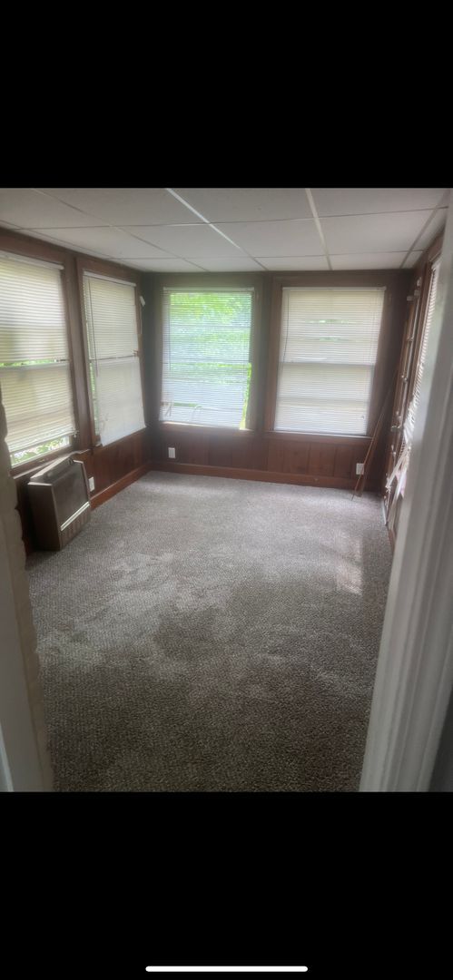 Building Photo - 3bedroom - 1.5bath:  $1,100/month