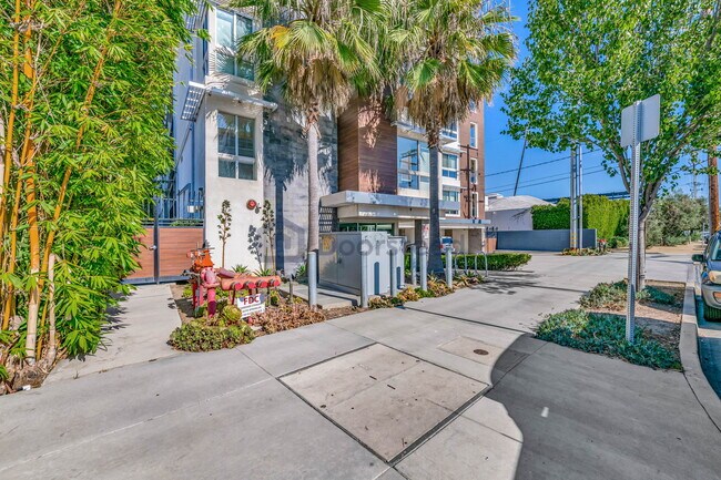 Building Photo - 4140 Glencoe Ave
