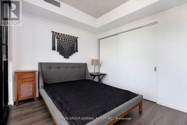 Building Photo - 7 Smith Crescent