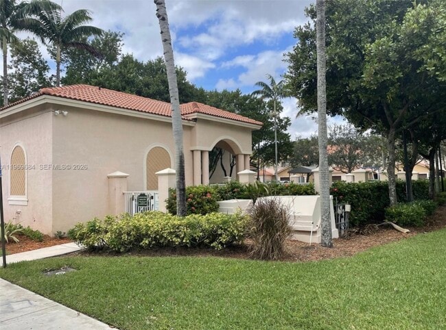 Building Photo - 8835 S Isles Cir