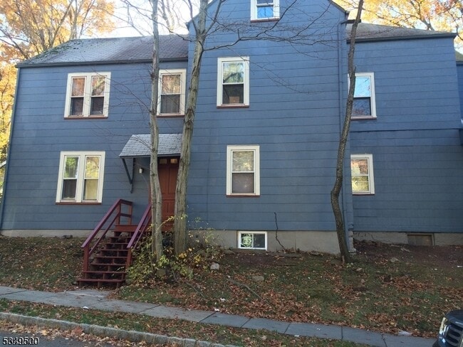 Building Photo - 204 Prospect St