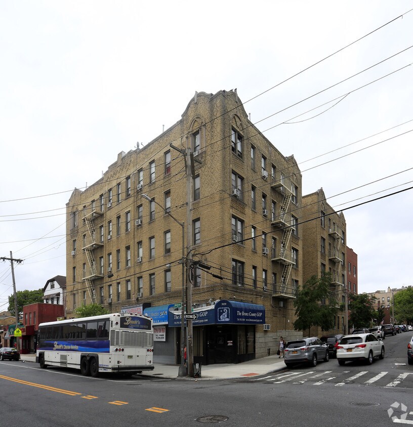 Building Photo - 3025 Middletown Ave