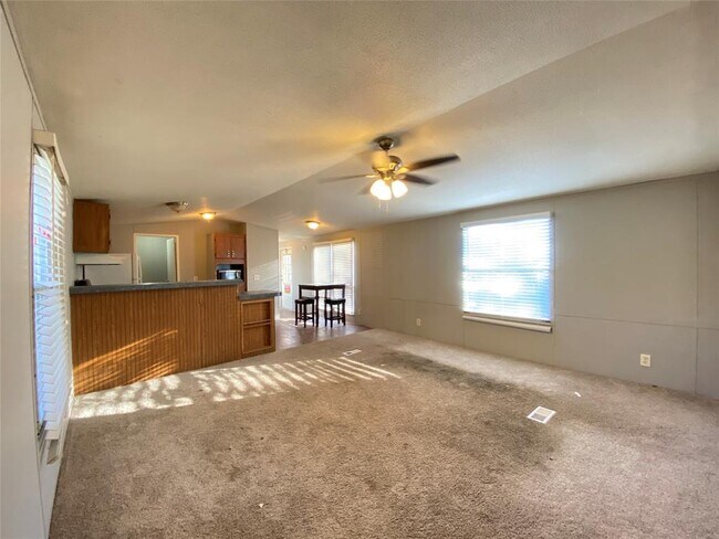 Building Photo - 401 Chaparral Rd