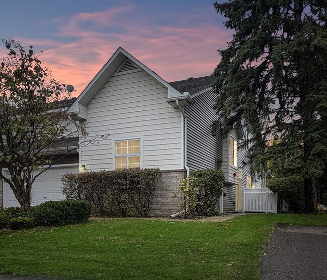 Foto del edificio - 8349 Kimball Dr