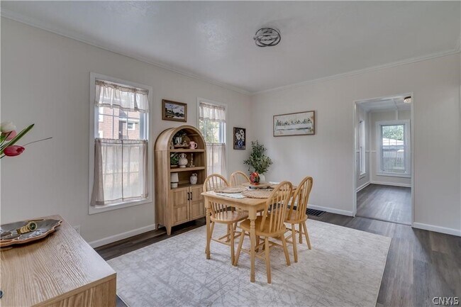 Foto del edificio - 380 Brainard St