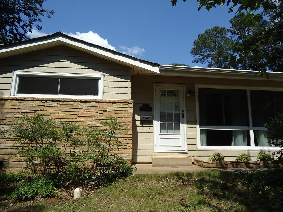 1033 College Station Rd, Athens, GA 30605 House Rental in Athens, GA