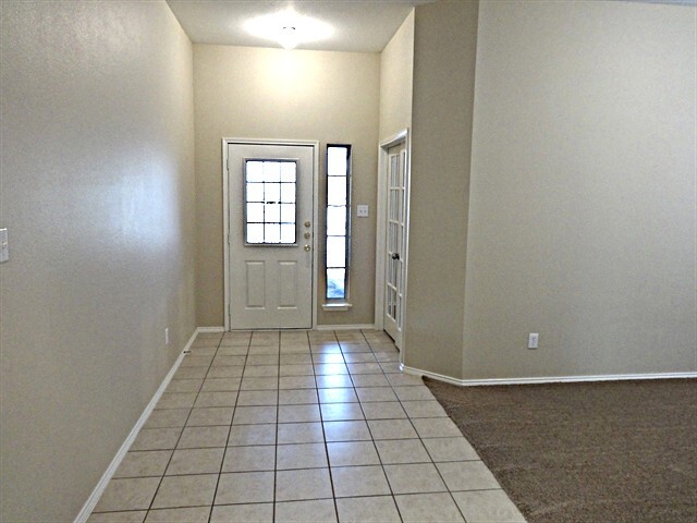 Building Photo - 9056 Weller Ln