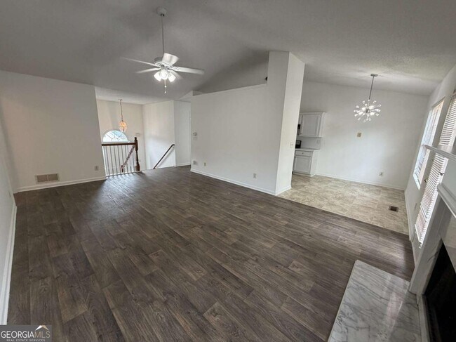 Foto del edificio - 1613 Fort Perry Way