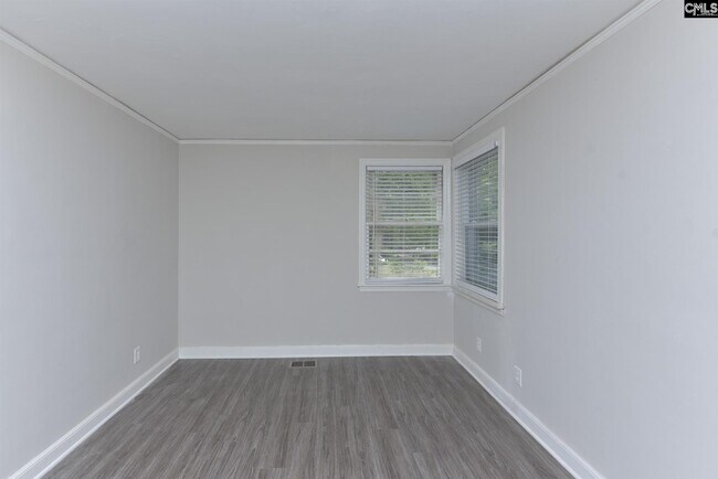 Building Photo - 626 S Waccamaw Ave