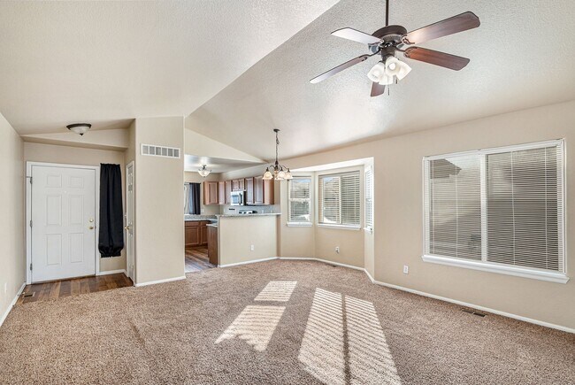 Foto del edificio - Ranch style, 3 beds, garage and AC