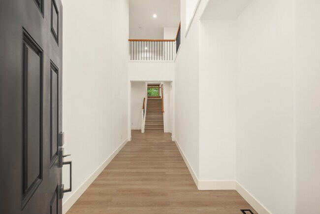 Foto del edificio - 2416 35th Ave NE